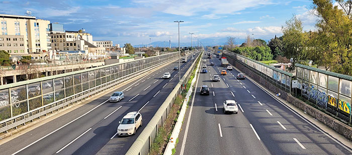 Reiseratgeber Italien - Autobahn in Rom