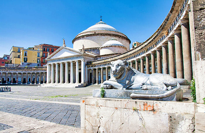 Piazza del Plebiscito in Neapel Piazza del Plebiscito in Neapel
