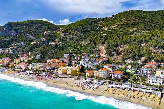 Ferienhäuser und Hotels in Varigotti am Strand